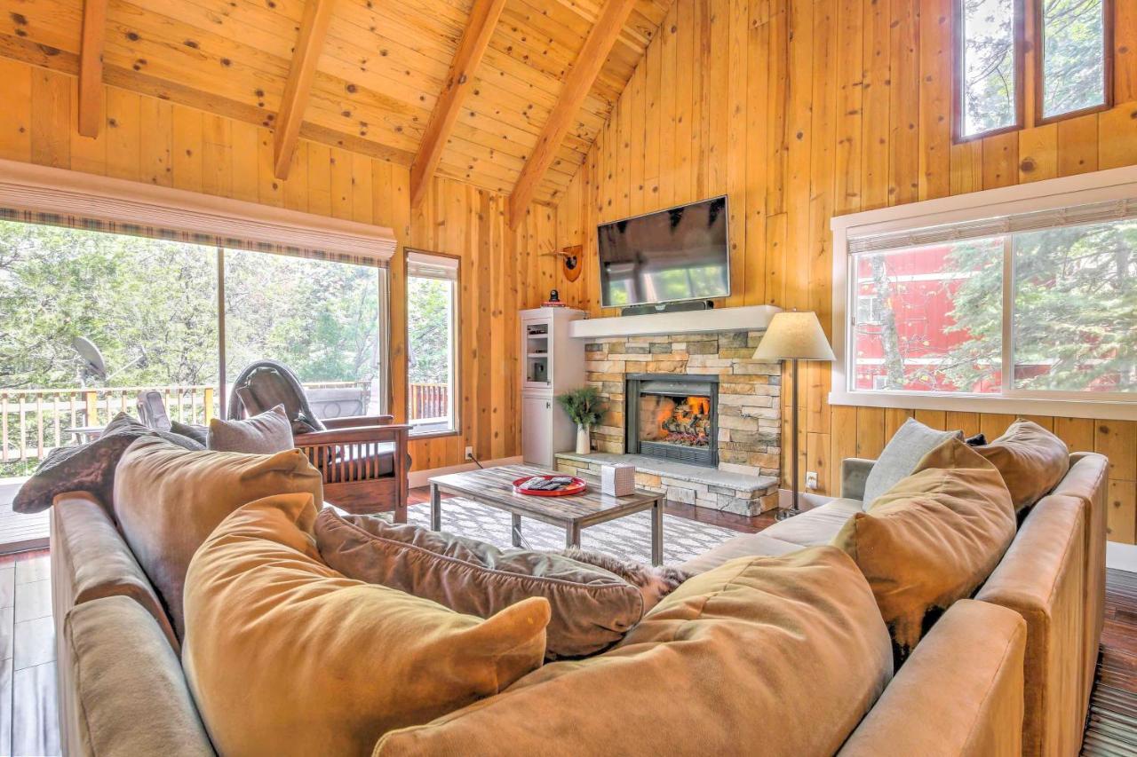 Gorgeous Lake Arrowhead Retreat Game Room And Deck מראה חיצוני תמונה
